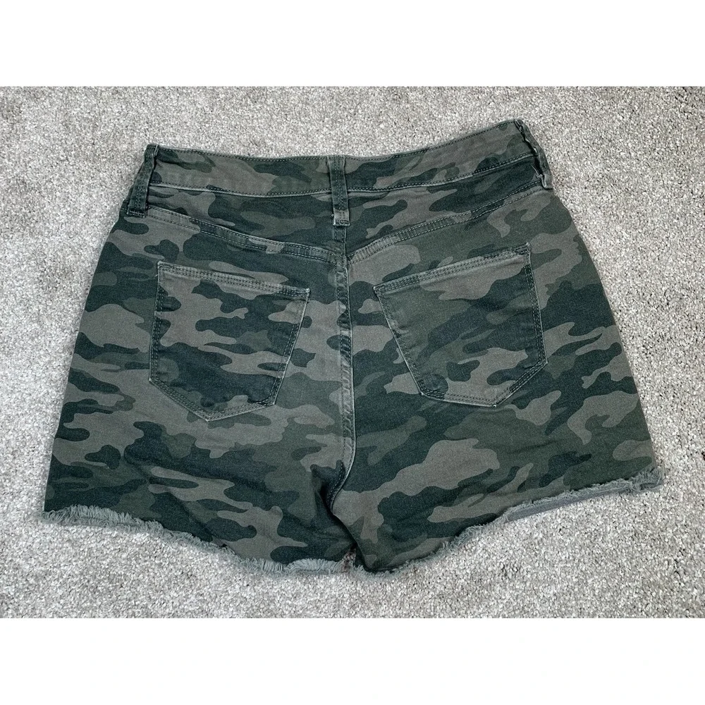 Universal Thread Womens Green Camouflage High Rise Cut Off Raw Hem Stretch 4/27‎ - Picture 2 of 6